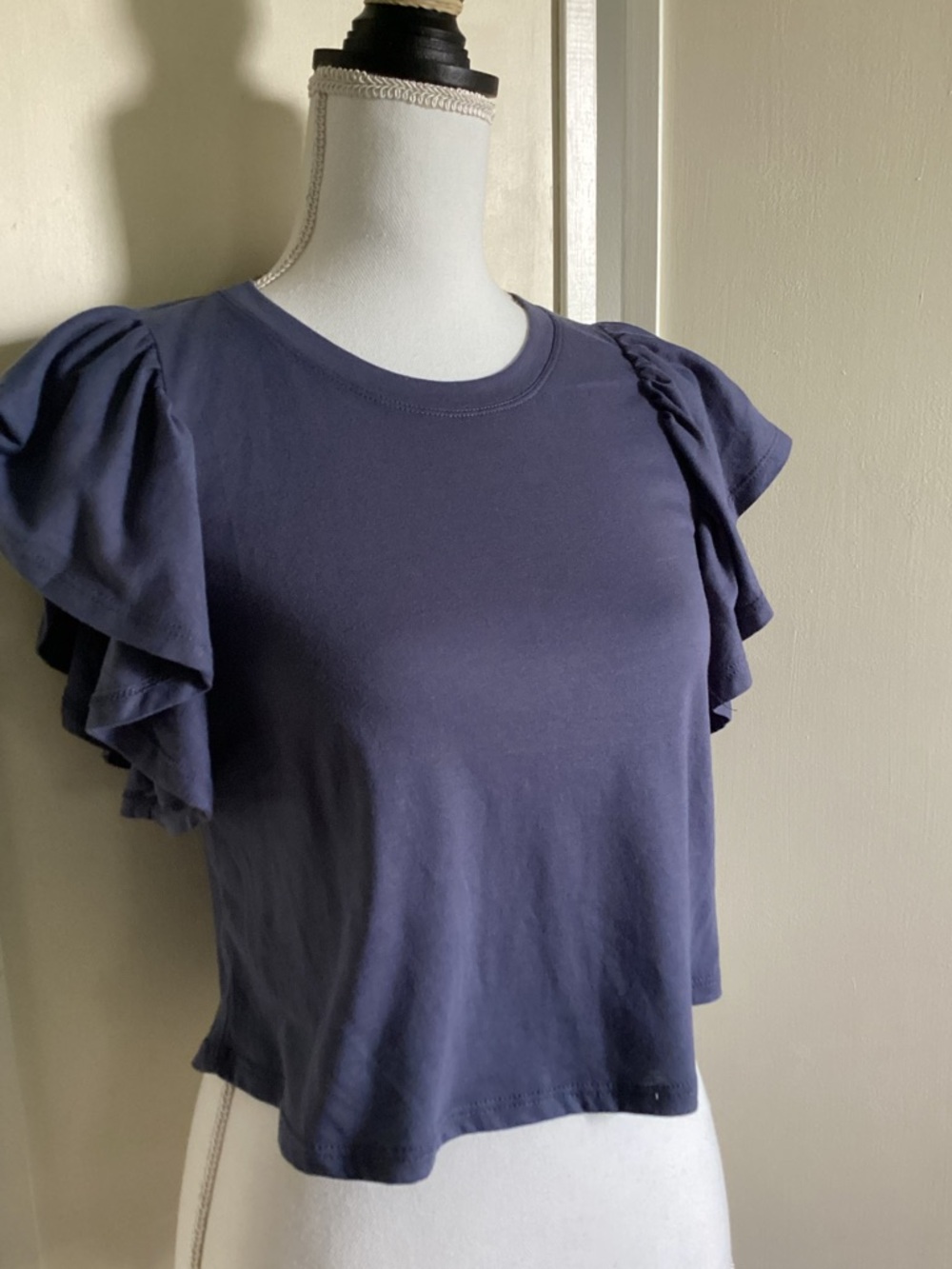 💗 NWT cropped top flutter sleeve SO tee XS shirt NEW